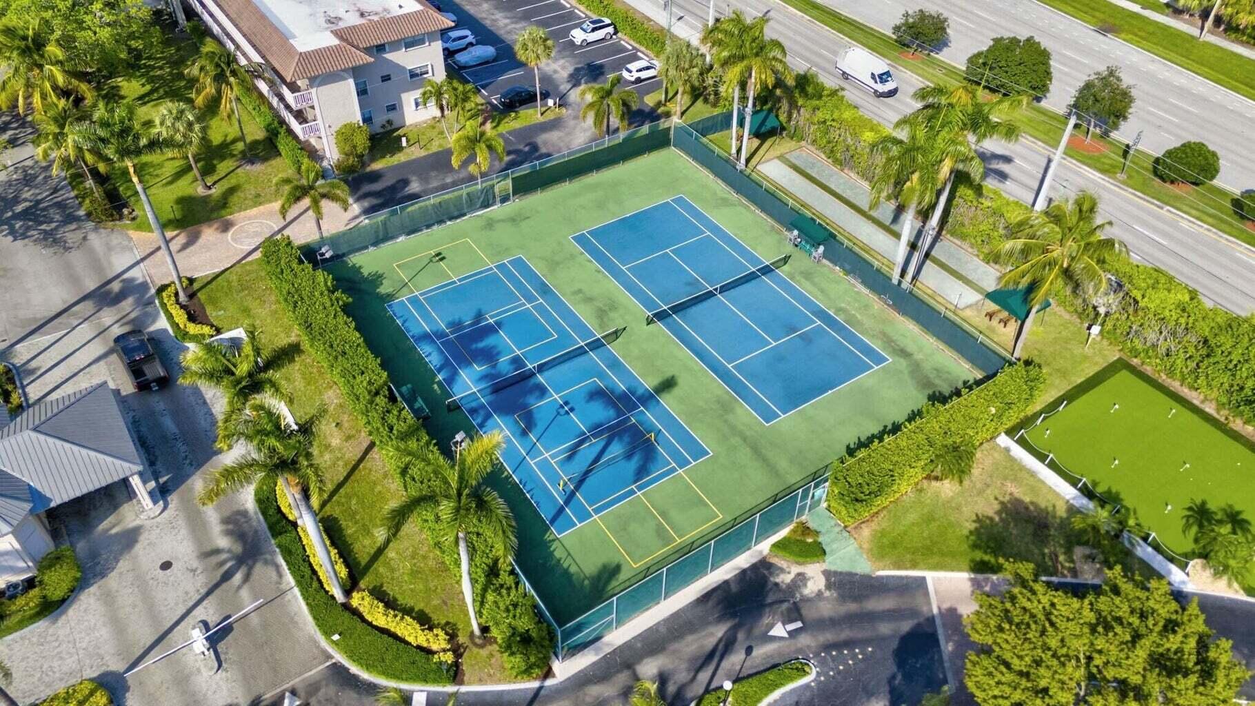 17 Royal Palm Way, Unit 503 Boca Raton, FL 33432 - Photo 28 of 29 an aerial view of a house