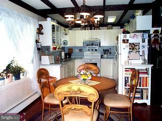 36 Hedge Road Levittown, PA 19056 - Photo 2 of 6 Gallery Image 2