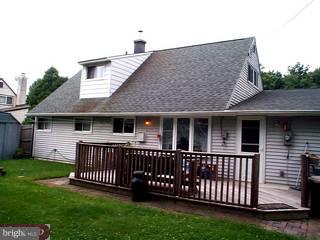 36 Hedge Road Levittown, PA 19056 - Photo 4 of 6 Gallery Image 4