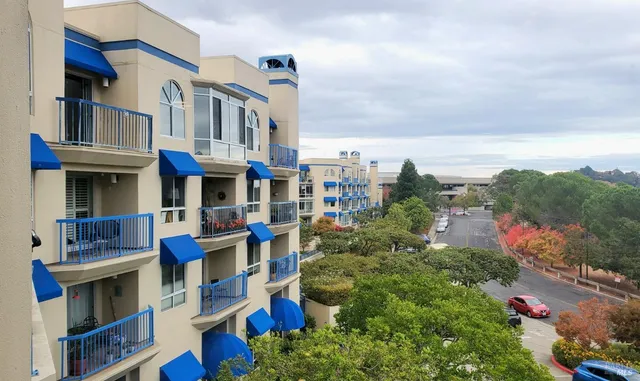 $499,000 | 100 Thorndale Drive, Unit 327, San Rafael, CA 94903