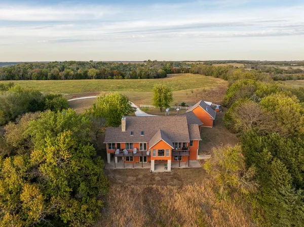 $925,000 | 31620 A Northeast 2400 Road, Greeley, KS 66033