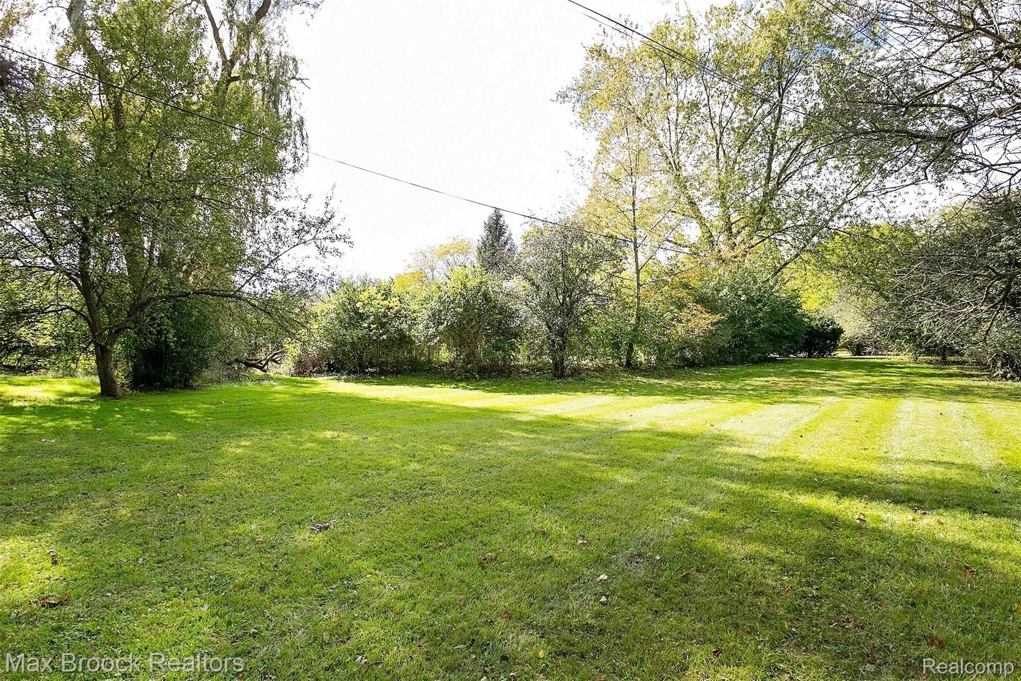 5437 Lahser Road Bloomfield Hills, MI 48304 - Photo 33 of 34 Lahser-37.jpg