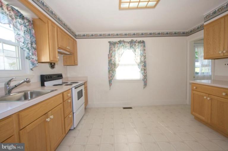 2415 Minnick Road Forest Hill, MD 21050 - Photo 7 of 19 Kitchen