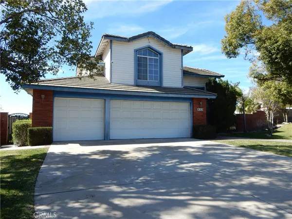 $650,000 | 2819 West Calle Celeste Drive, Rialto, CA 92377