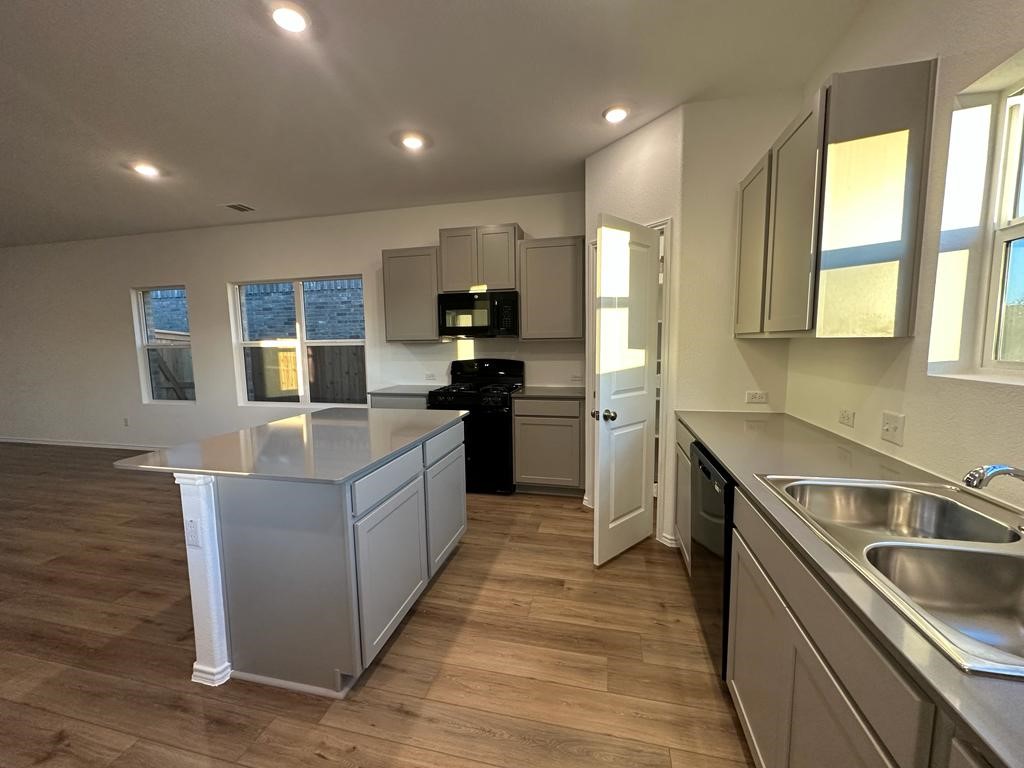 336 Canley Loop Hutto, TX 78634 - Photo 15 of 39