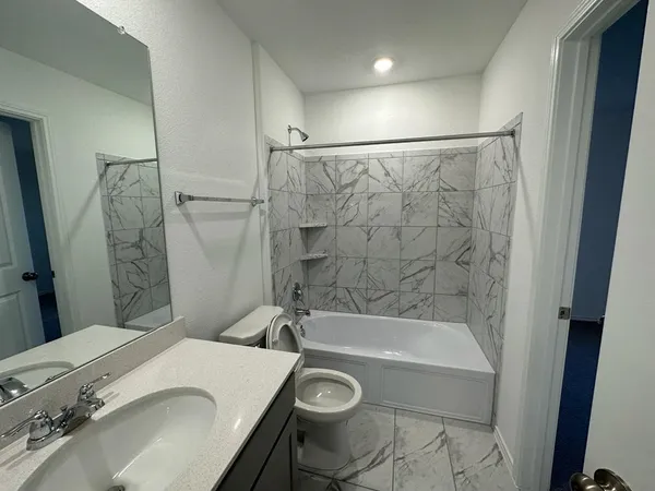 $2,499 | 336 Canley Loop, Hutto, TX 78634