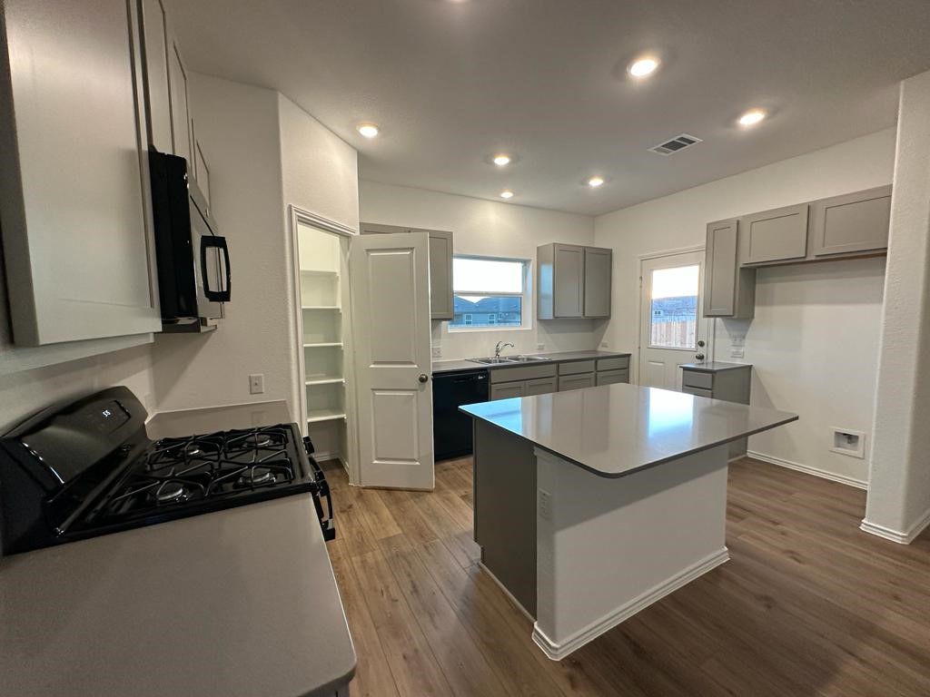 336 Canley Loop Hutto, TX 78634 - Photo 19 of 39