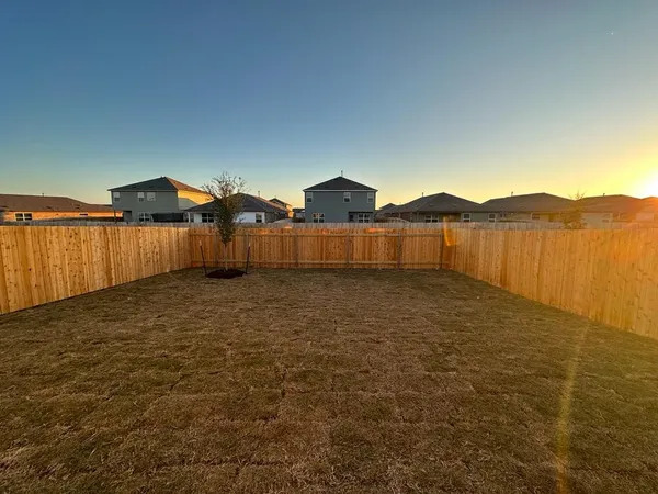 $2,499 | 336 Canley Loop, Hutto, TX 78634