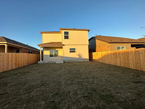 $2,499 | 336 Canley Loop, Hutto, TX 78634