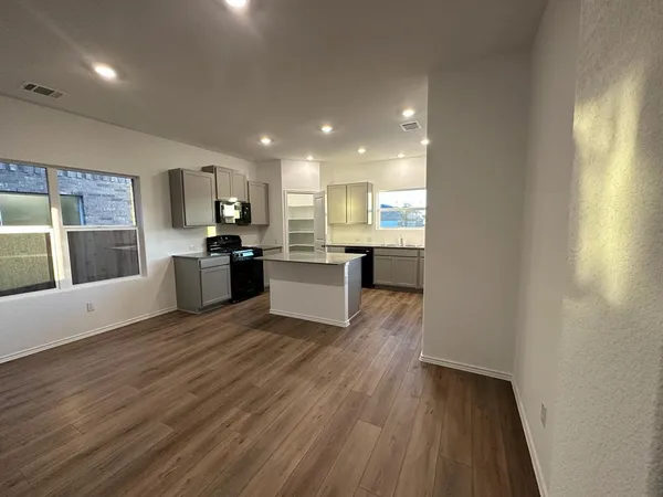 $2,499 | 336 Canley Loop, Hutto, TX 78634