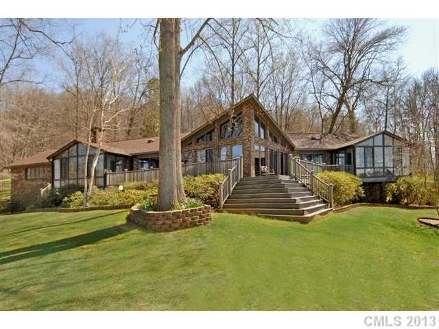2938 Sadler Road Charlotte, NC 28278 - Photo 1 of 16 Gallery Image 1