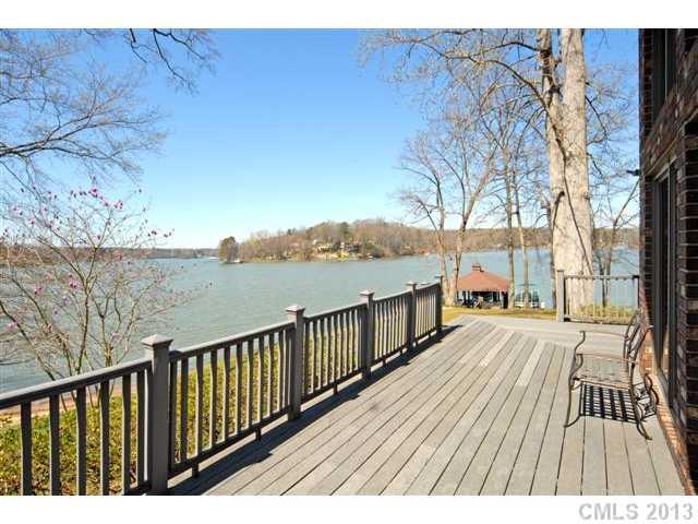 2938 Sadler Road Charlotte, NC 28278 - Photo 2 of 16 Gallery Image 2
