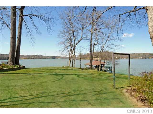 2938 Sadler Road Charlotte, NC 28278 - Photo 11 of 16 Gallery Image 11