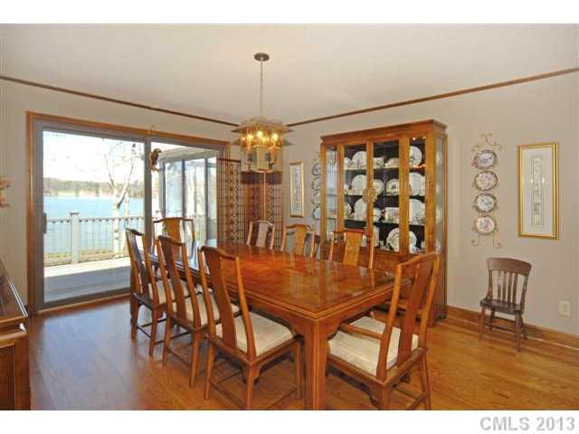 2938 Sadler Road Charlotte, NC 28278 - Photo 4 of 16 Gallery Image 4