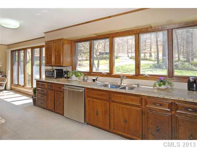 2938 Sadler Road Charlotte, NC 28278 - Photo 6 of 16 Gallery Image 6