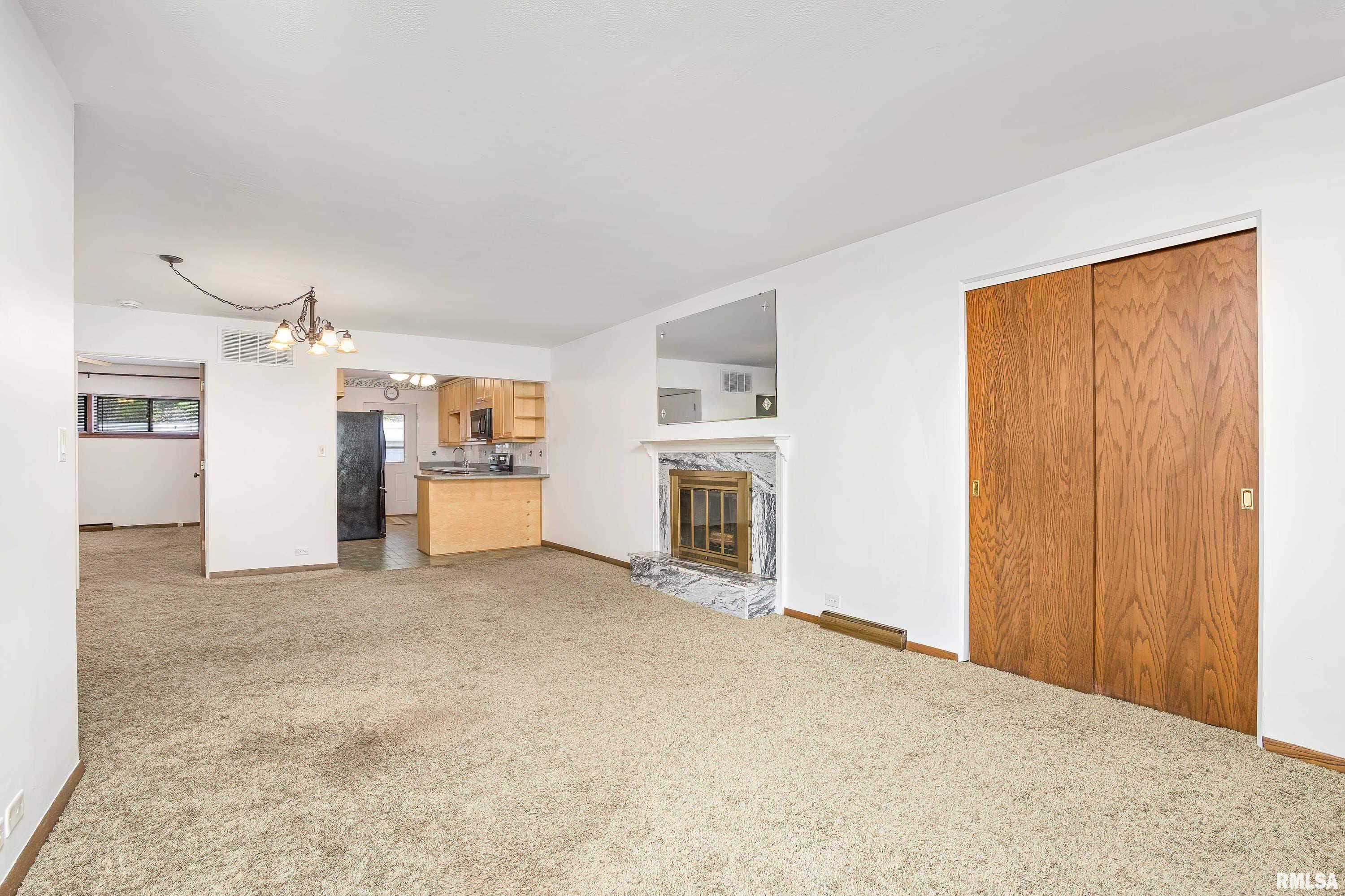1104 Kimberly Road, Unit 303 Bettendorf, IA 52722 - Photo 11 of 34 Gallery Image 11