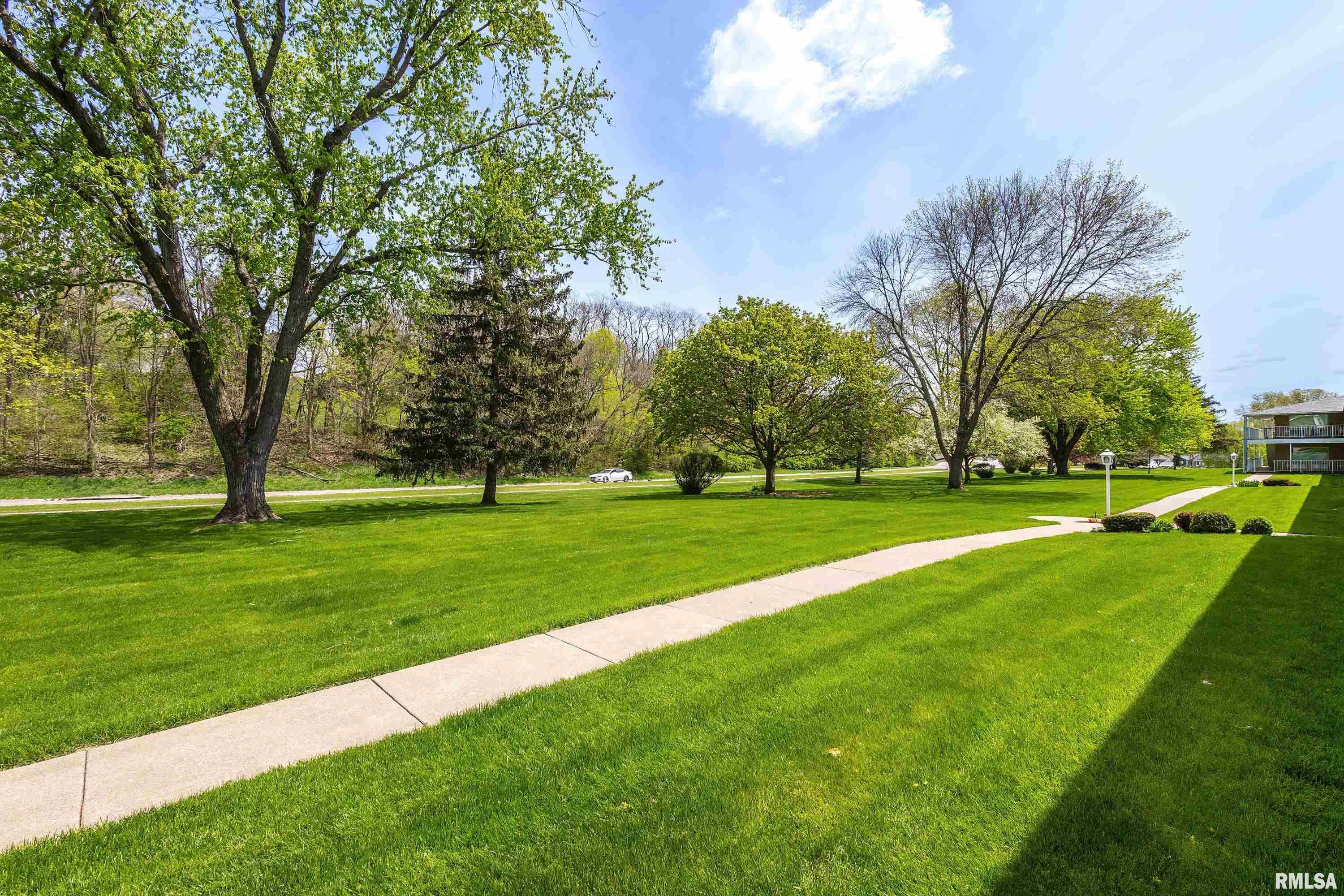 1104 Kimberly Road, Unit 303 Bettendorf, IA 52722 - Photo 6 of 34 Gallery Image 6