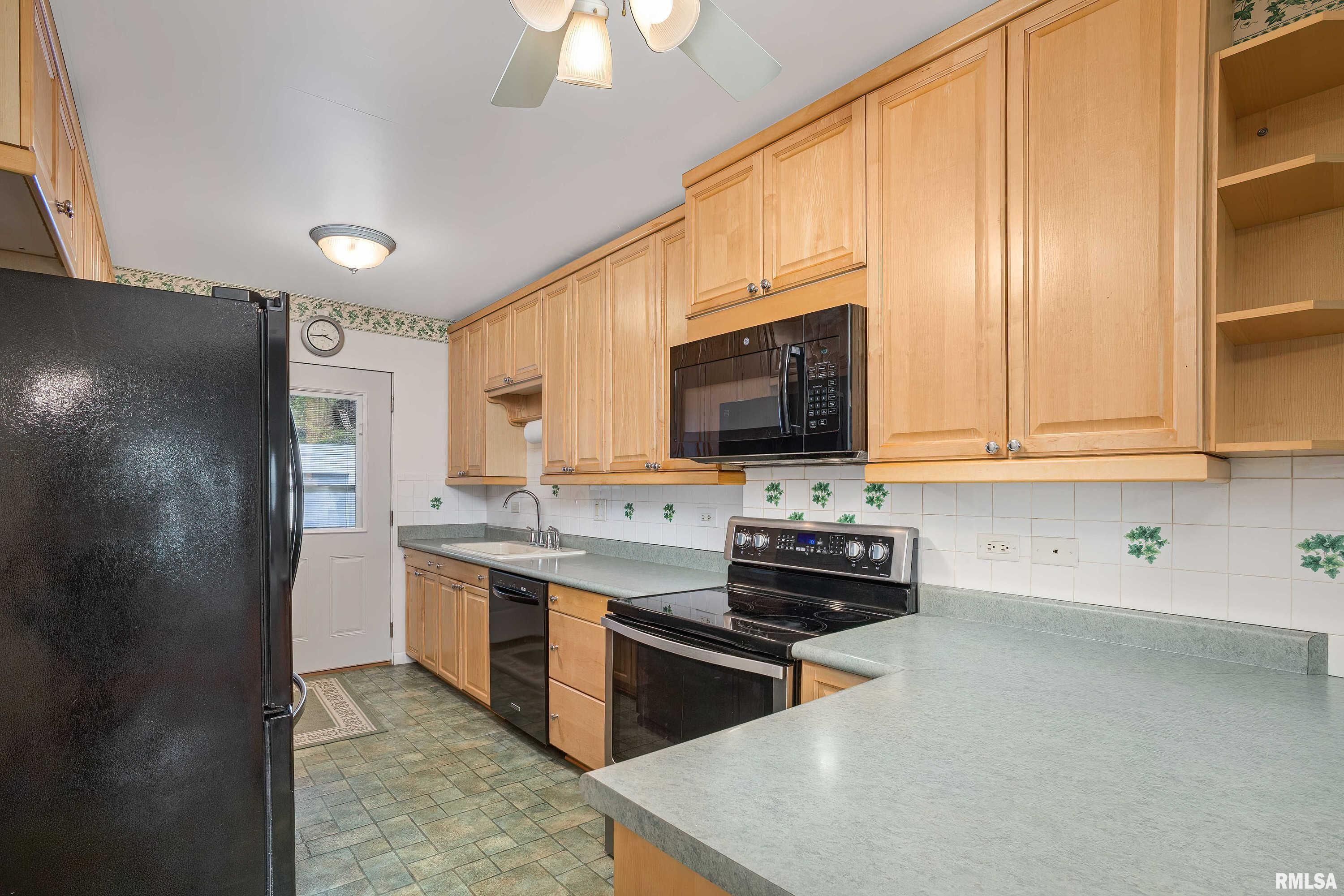 1104 Kimberly Road, Unit 303 Bettendorf, IA 52722 - Photo 7 of 34 Gallery Image 7