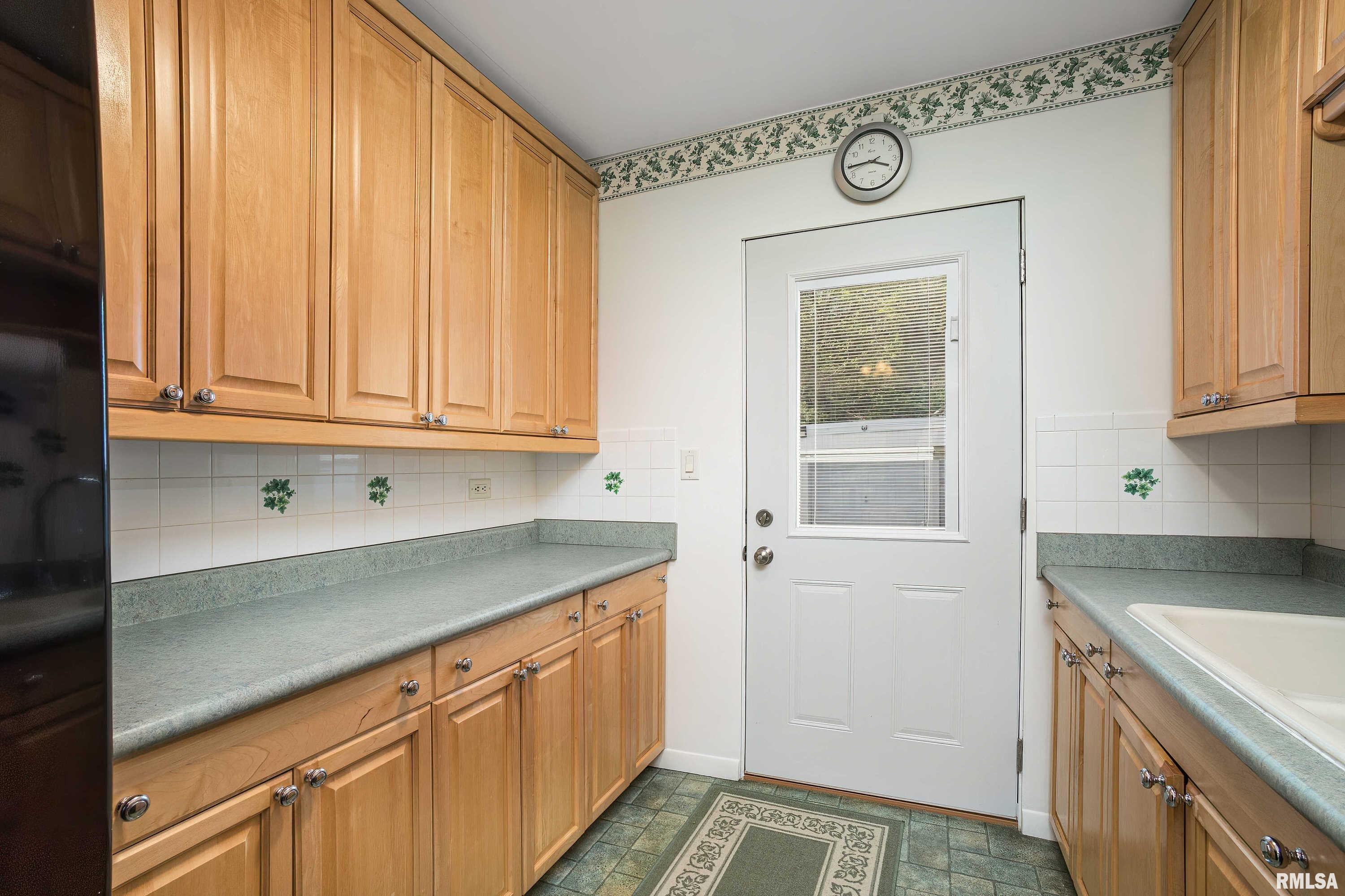 1104 Kimberly Road, Unit 303 Bettendorf, IA 52722 - Photo 10 of 34 Gallery Image 10