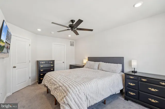 $2,200 | 79 Swan Fld Avenue, Ranson, WV 25438