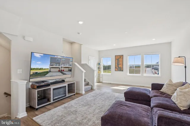 $2,200 | 79 Swan Fld Avenue, Ranson, WV 25438