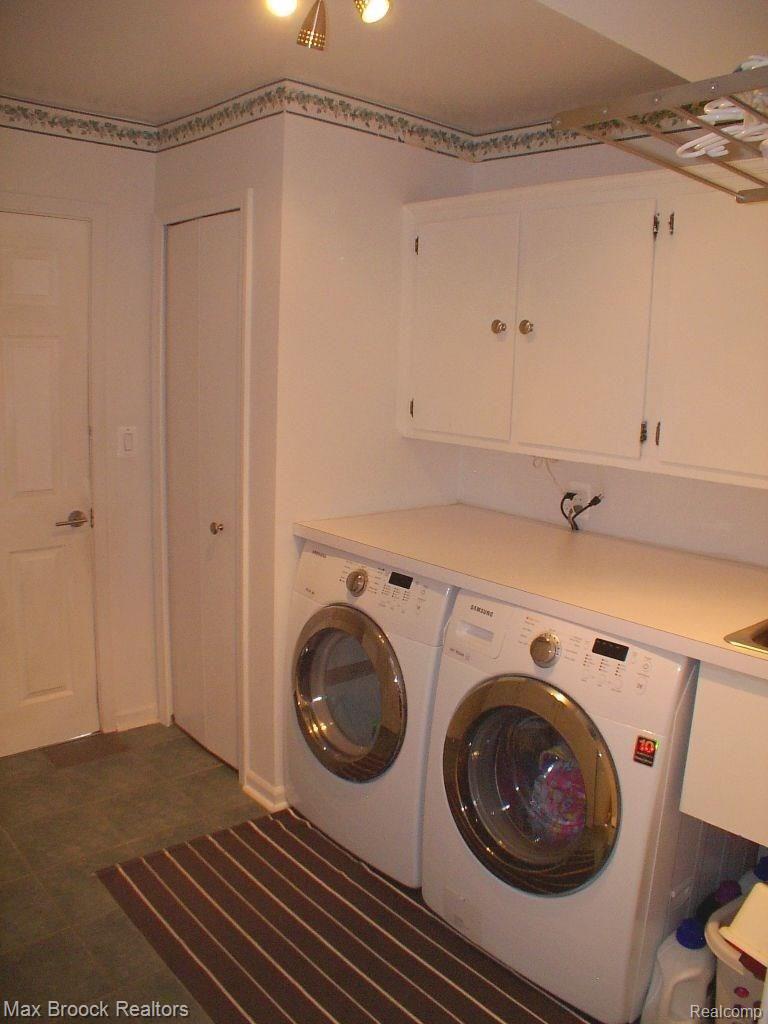 889 Spartan Drive Rochester, MI 48309 - Photo 28 of 38 Laundry.jpg
