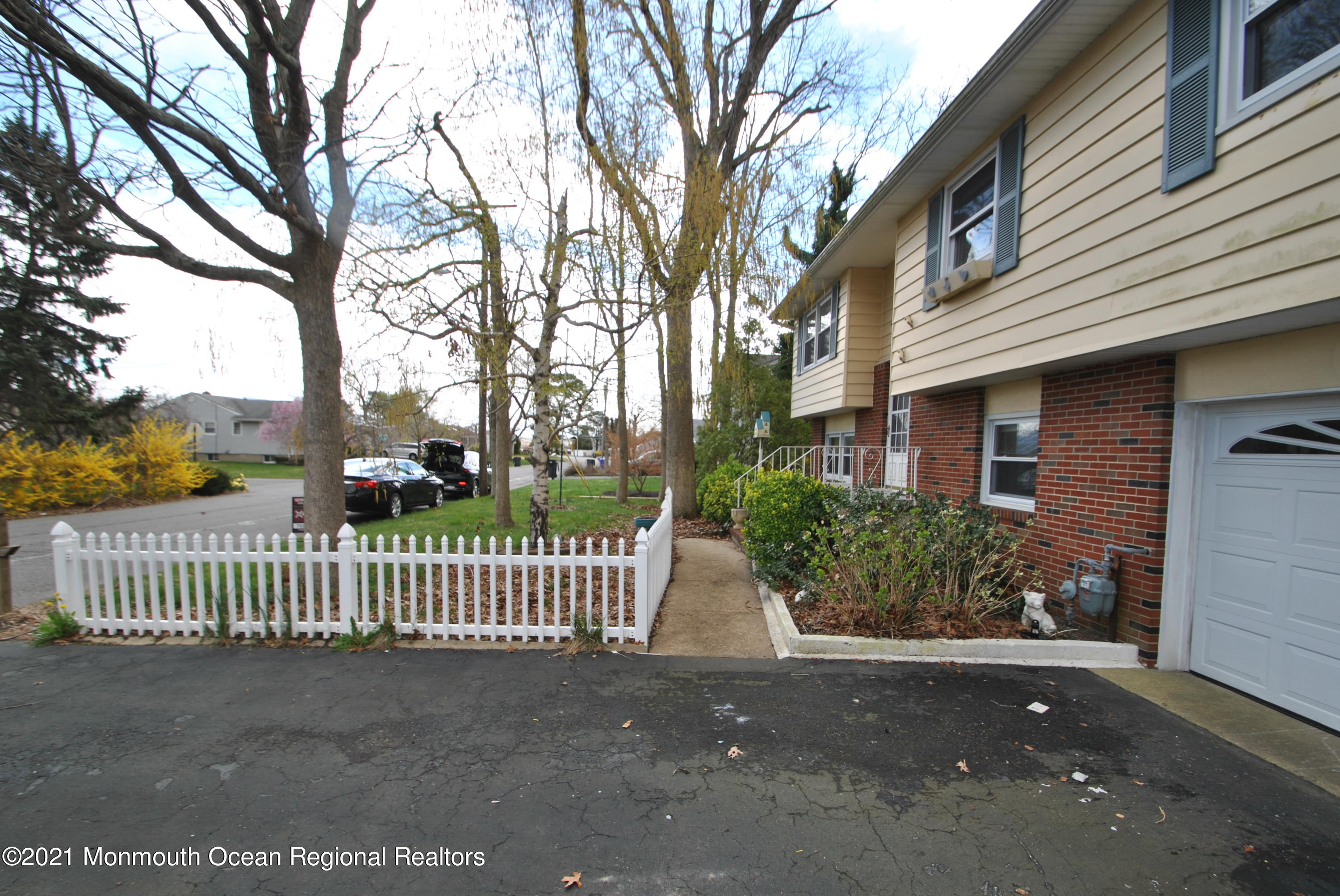 141 Queen Ann Road Brick, NJ 08723 - Photo 4 of 20 DSC_7357