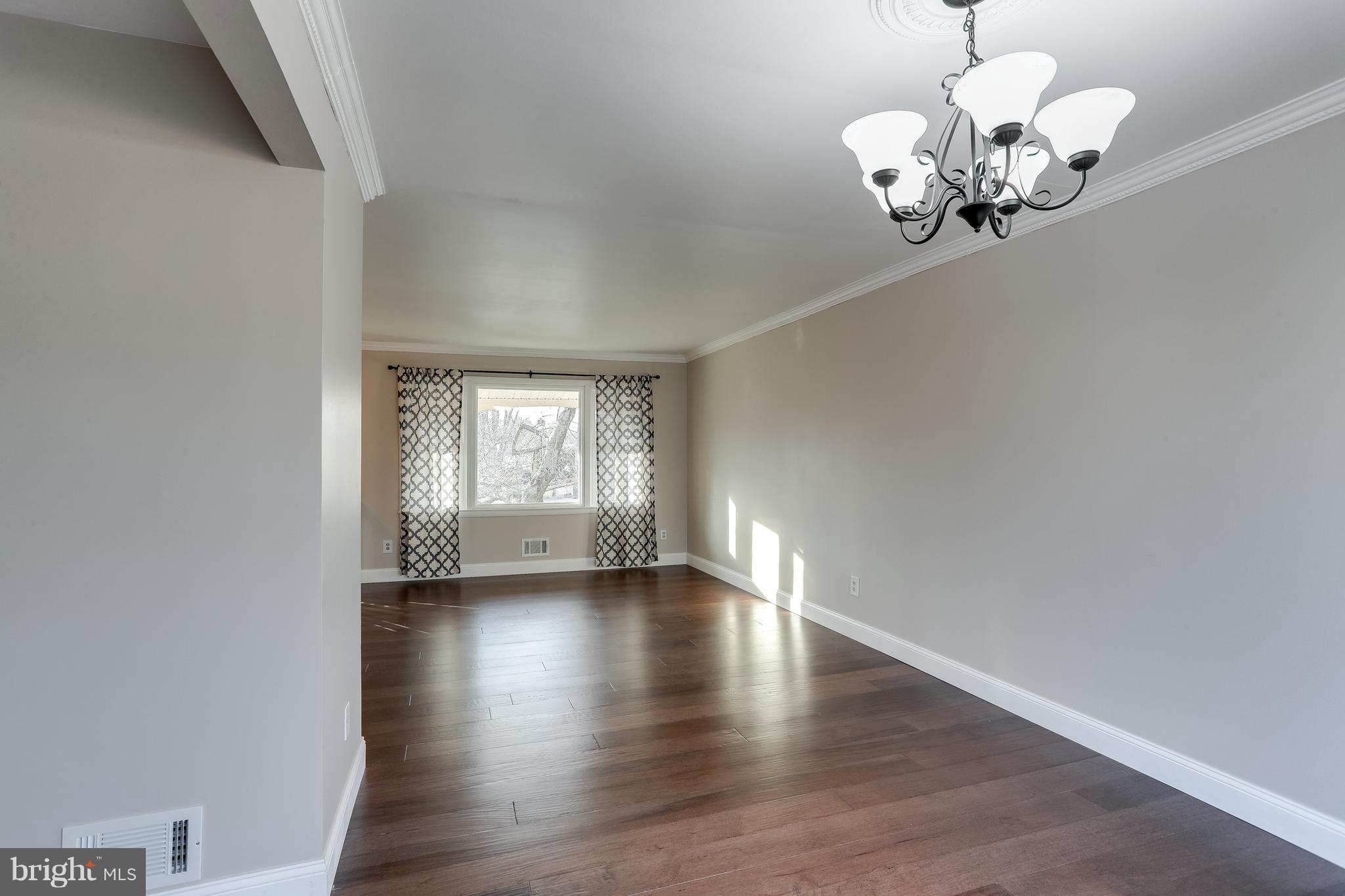 7723 Notley Road Pasadena, MD 21122 - Photo 9 of 36 Gallery Image 9