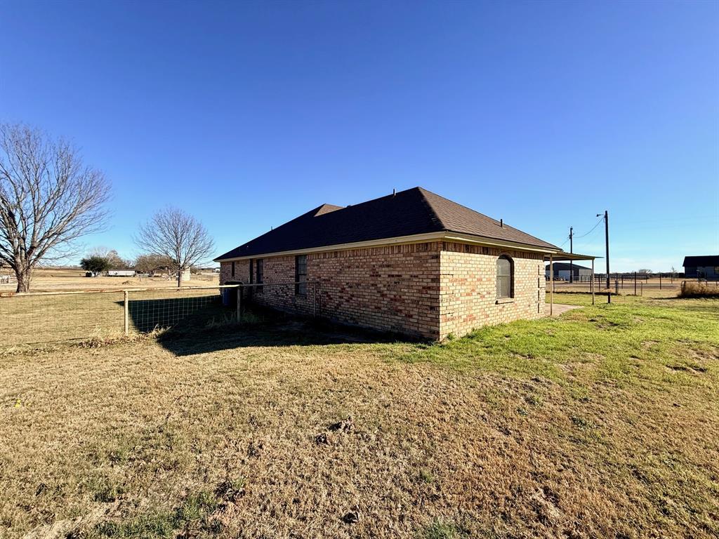 300 Ridge Road Decatur, TX 76234 - Photo 4 of 23 Side view of home.