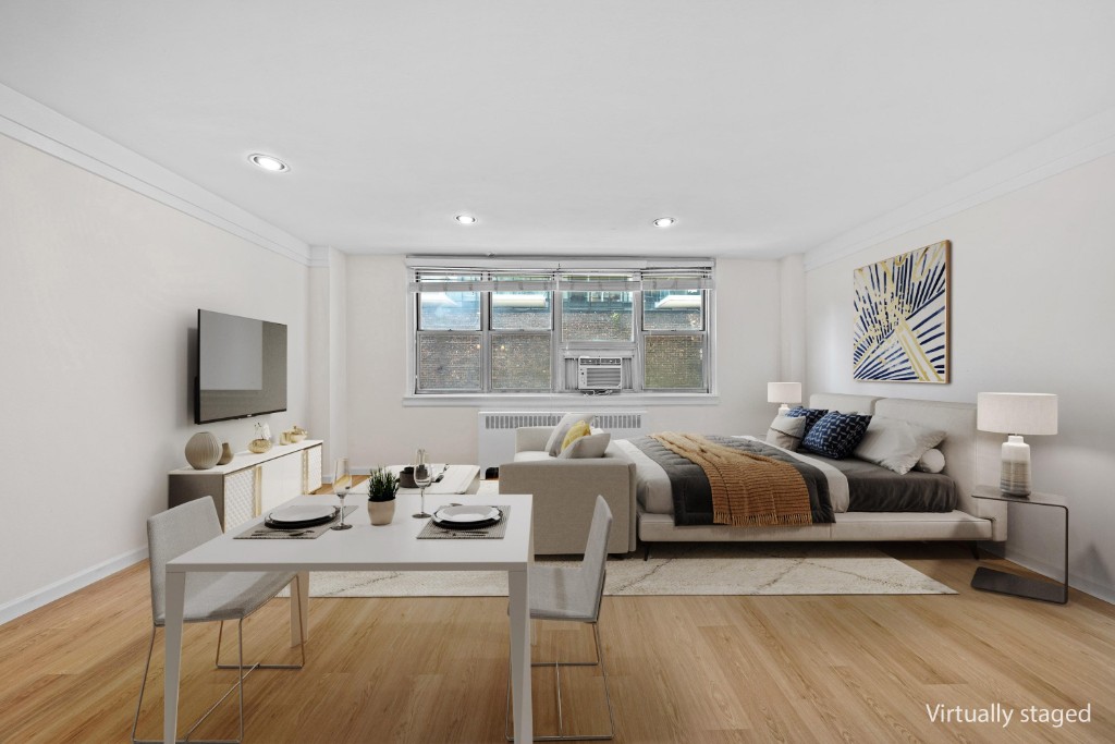 240 East 35th Street, Unit 3C Manhattan, NY 10016 - Photo 3 of 19 Photo 3