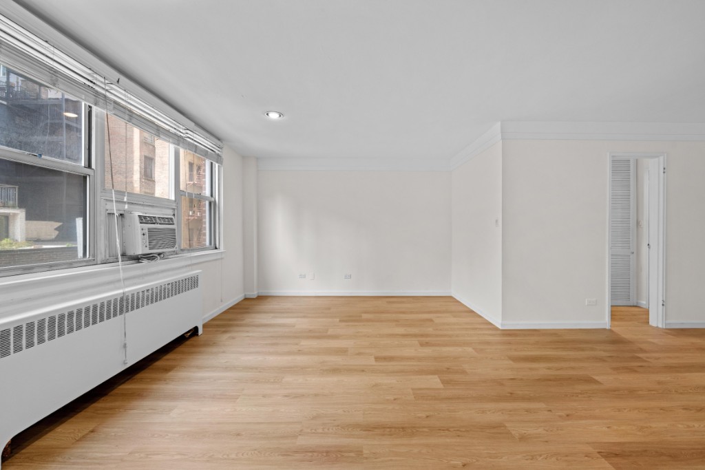 240 East 35th Street, Unit 3C Manhattan, NY 10016 - Photo 8 of 19 Photo 8