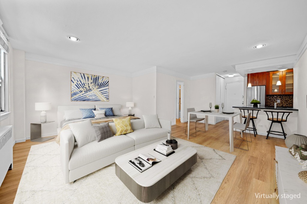 240 East 35th Street, Unit 3C Manhattan, NY 10016 - Photo 9 of 19 Photo 9