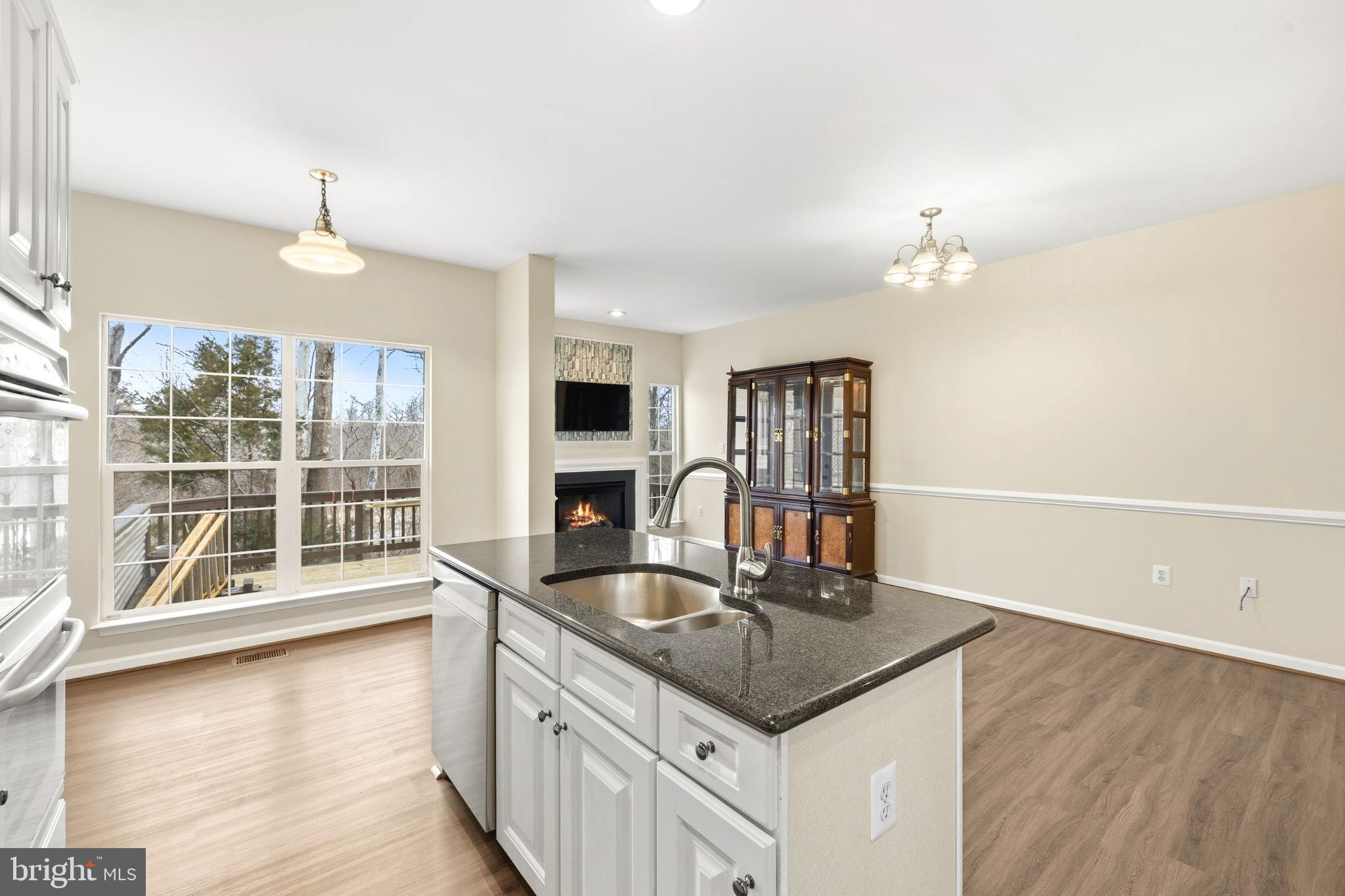 6670 Roderick Loop Gainesville, VA 20155 - Photo 11 of 36