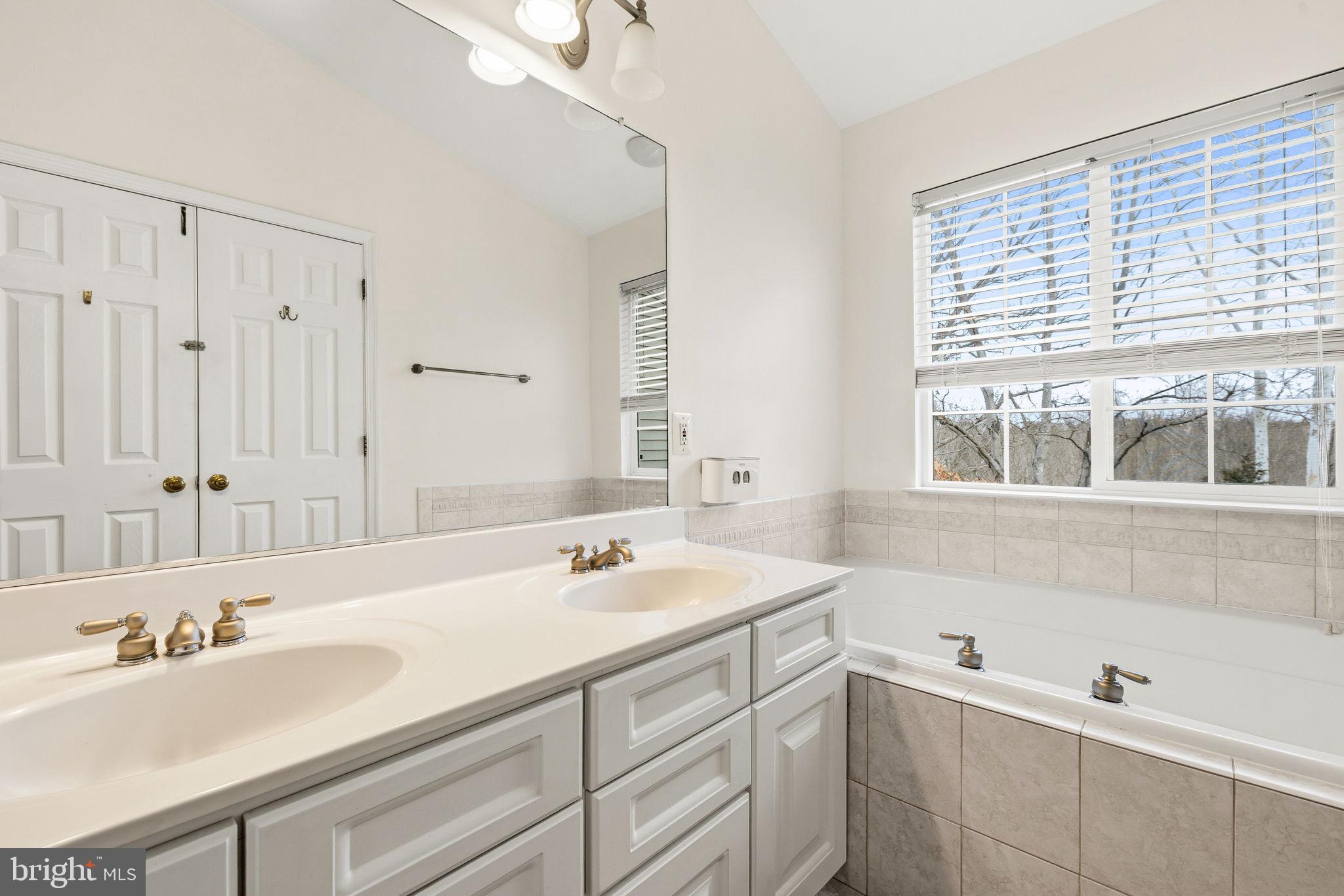 6670 Roderick Loop Gainesville, VA 20155 - Photo 17 of 36