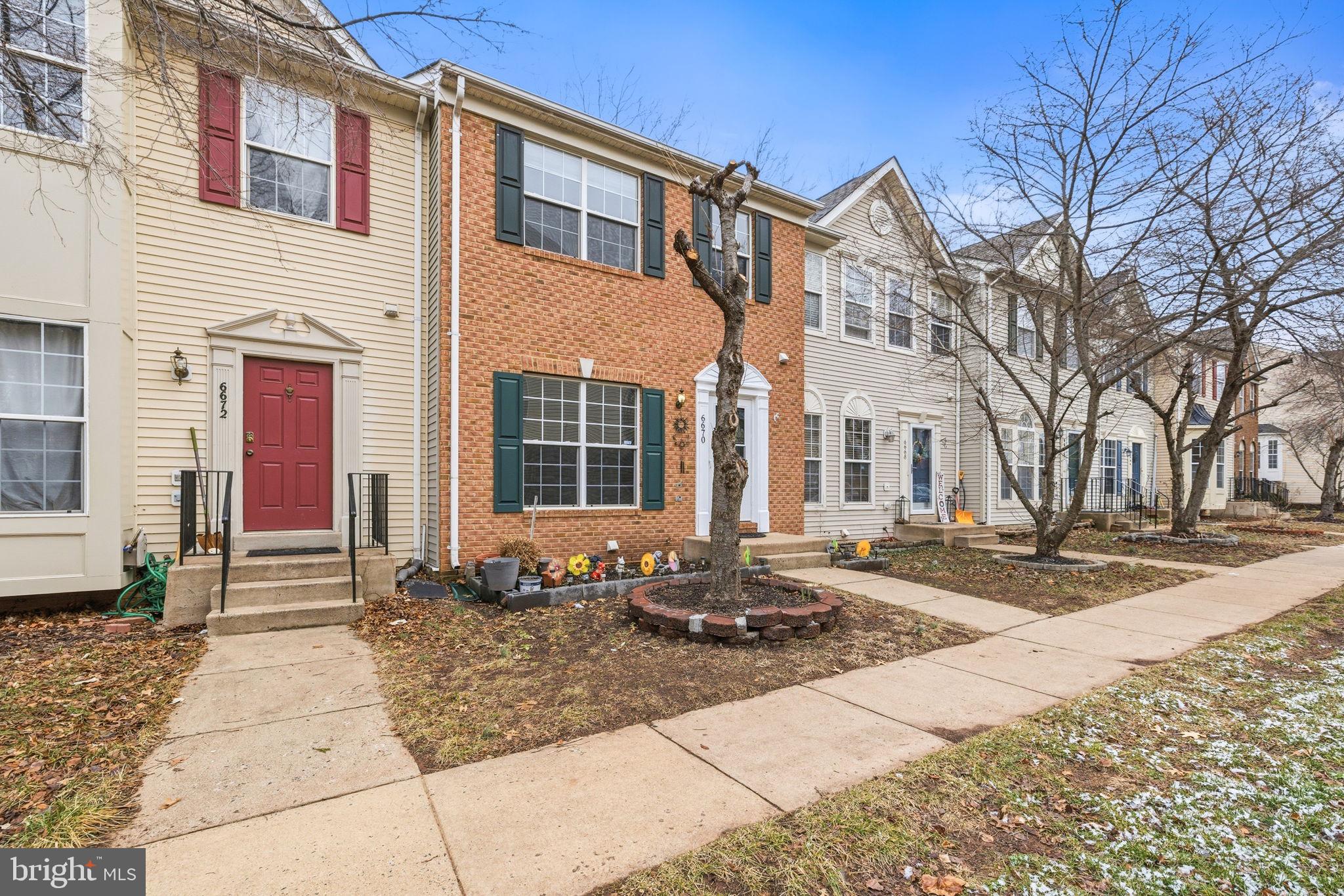 6670 Roderick Loop Gainesville, VA 20155 - Photo 3 of 36