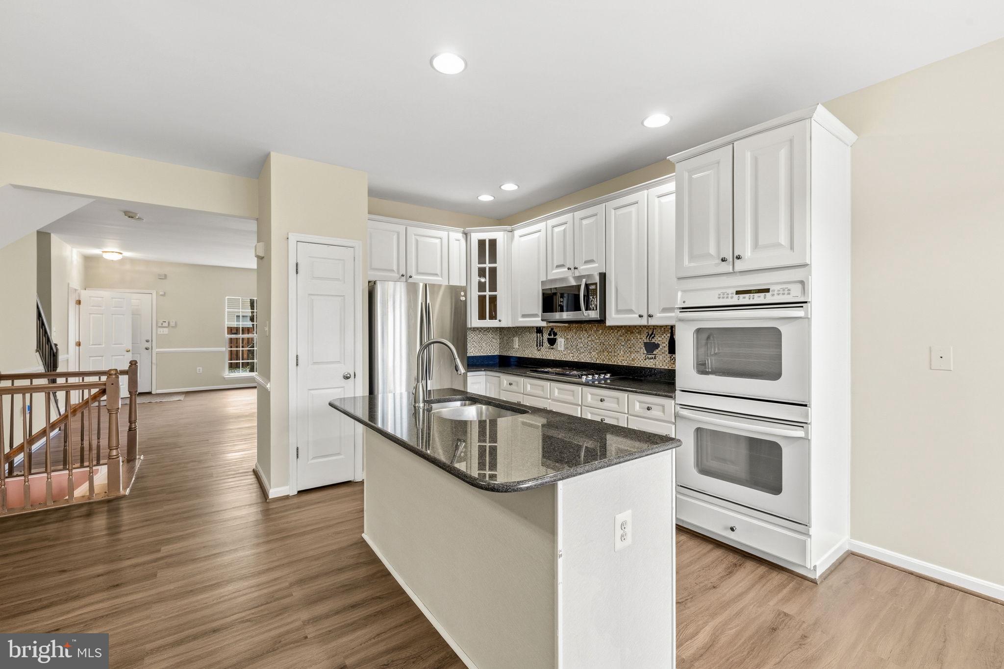 6670 Roderick Loop Gainesville, VA 20155 - Photo 8 of 36