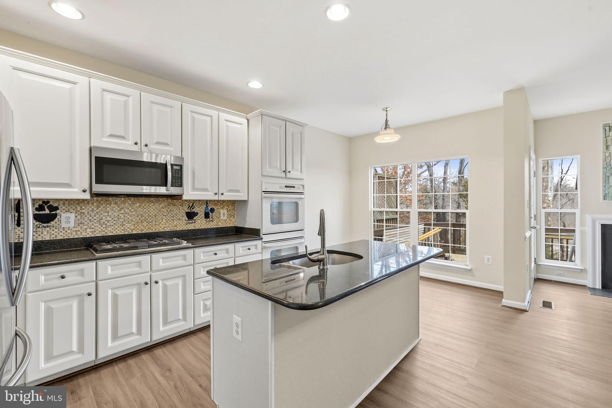 6670 Roderick Loop Gainesville, VA 20155 - Photo 9 of 36