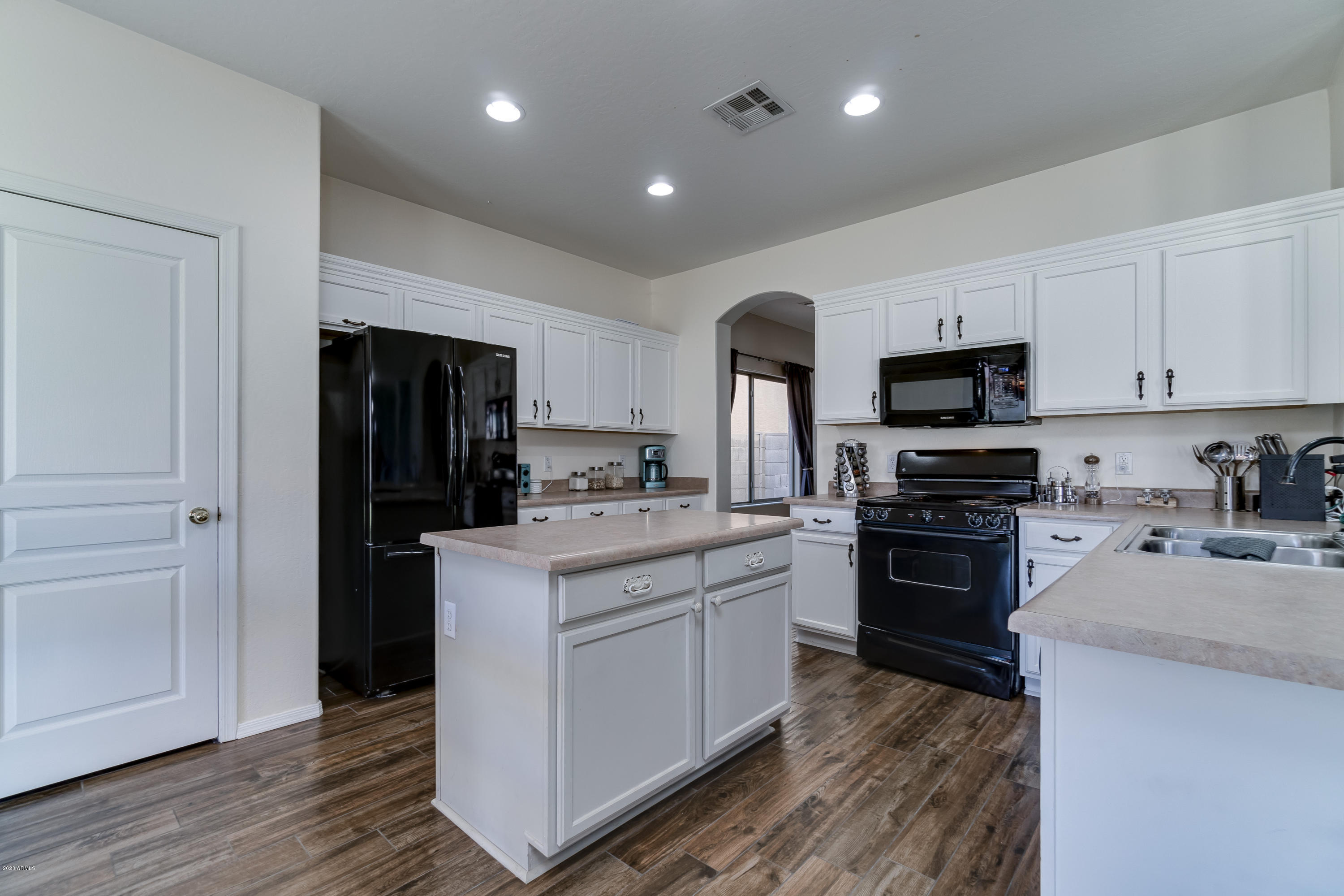 46023 West Amsterdam Road Maricopa, AZ 85139 - Photo 11 of 33 11Kitchen-FULL