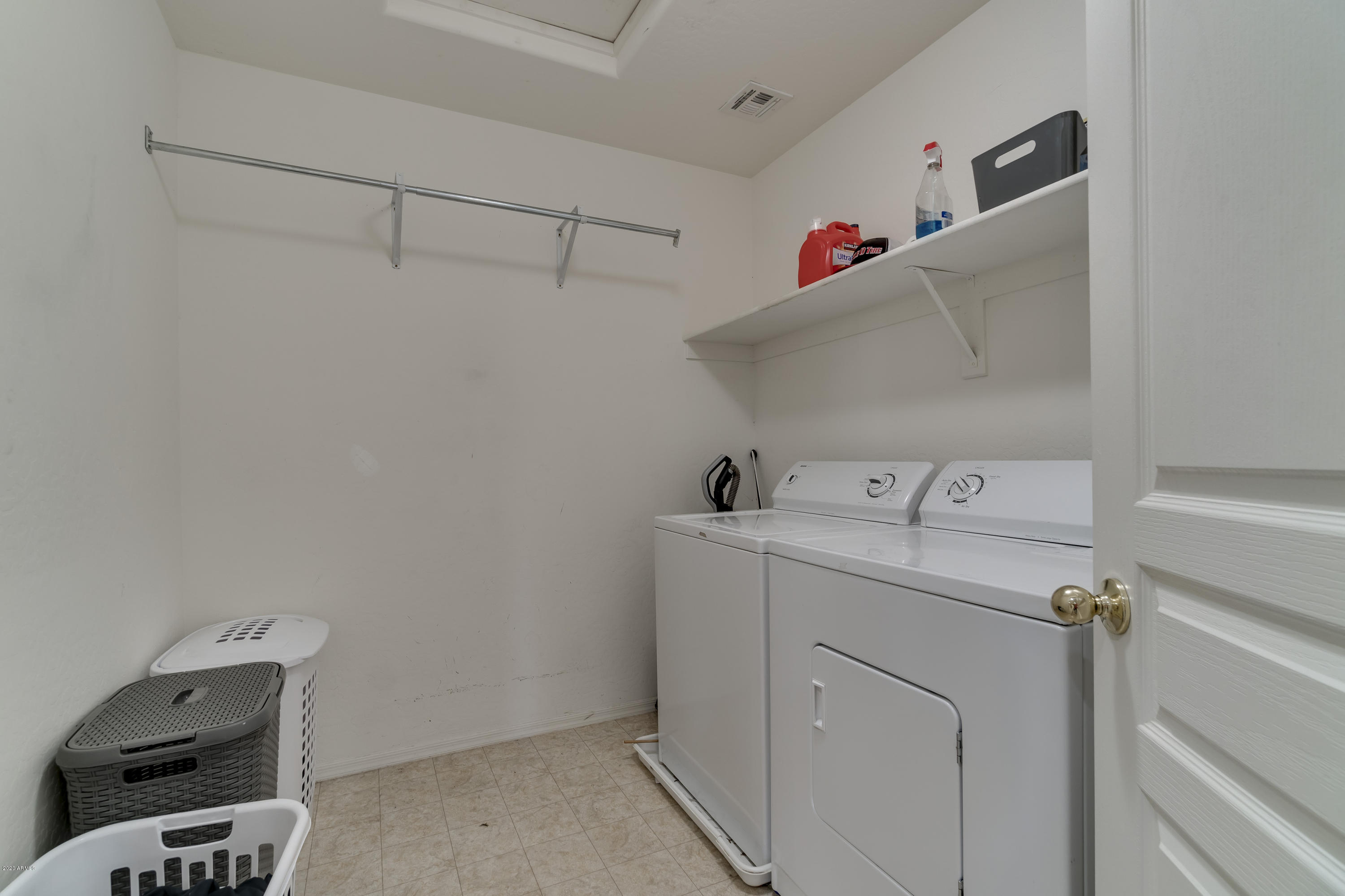 46023 West Amsterdam Road Maricopa, AZ 85139 - Photo 29 of 33 29Laundry-FULL