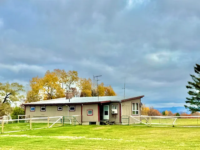 $385,000 | 523 Brock Hill Road, Newbury, VT 05051
