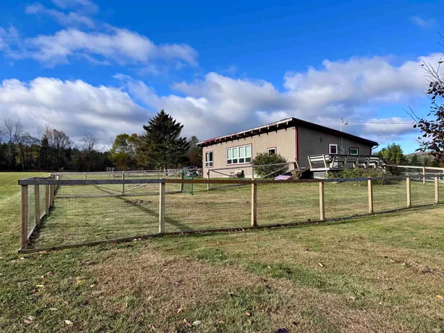 $385,000 | 523 Brock Hill Road, Newbury, VT 05051