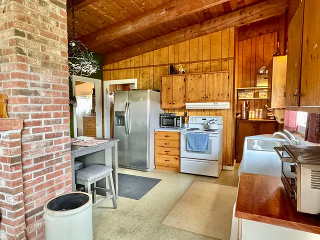 $385,000 | 523 Brock Hill Road, Newbury, VT 05051