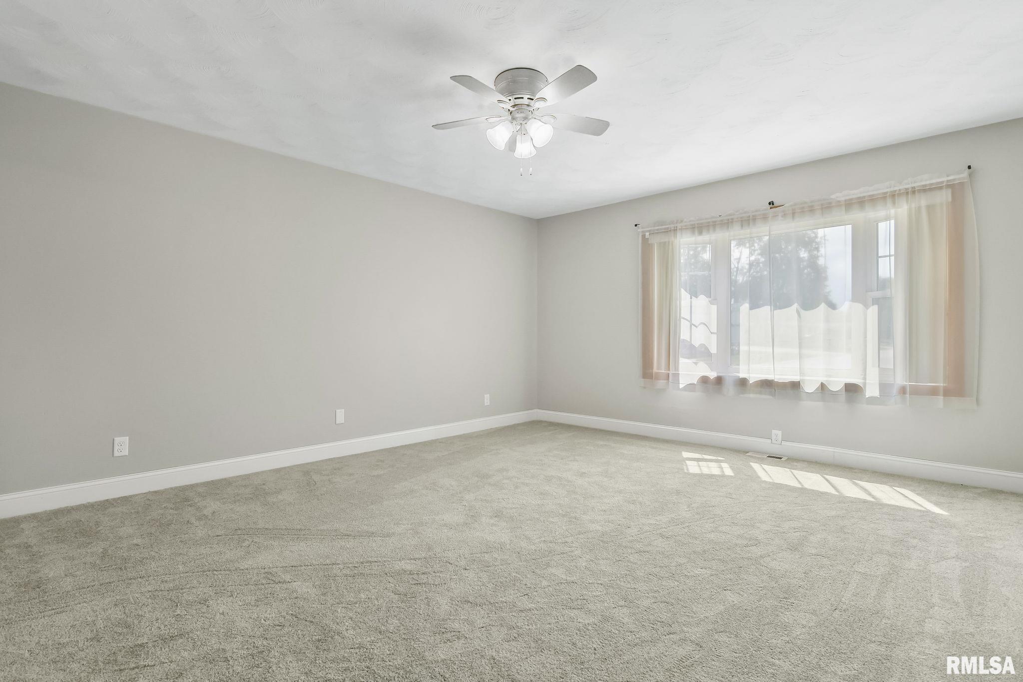 1852 Camden Street Springfield, IL 62702 - Photo 4 of 20