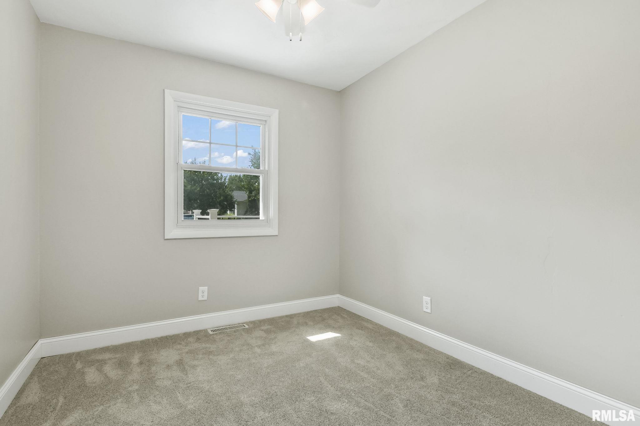 1852 Camden Street Springfield, IL 62702 - Photo 9 of 20