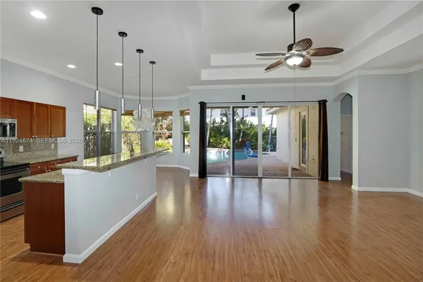 $5,800 | 1923 Harbor View Circle, Unit 1923, Weston, FL 33327