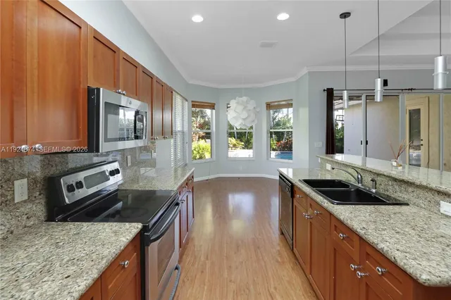 $6,000 | 1923 Harbor View Circle, Unit 1923, Weston, FL 33327