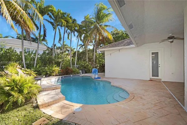 $5,800 | 1923 Harbor View Circle, Unit 1923, Weston, FL 33327
