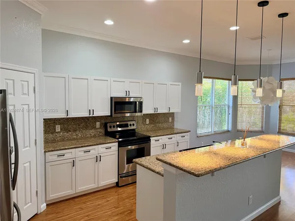 $5,800 | 1923 Harbor View Circle, Unit 1923, Weston, FL 33327