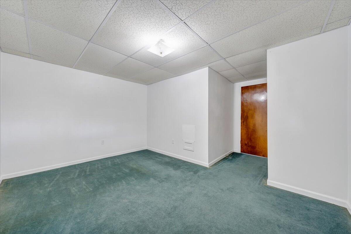 709 Olney Road Vinton, VA 24179 - Photo 22 of 41 an empty room with an entryway