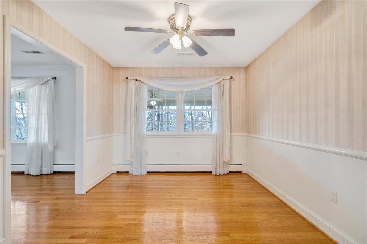 709 Olney Road Vinton, VA 24179 - Photo 10 of 41 a view of an empty room with window